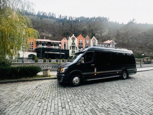 Minibus Rent in Georgia